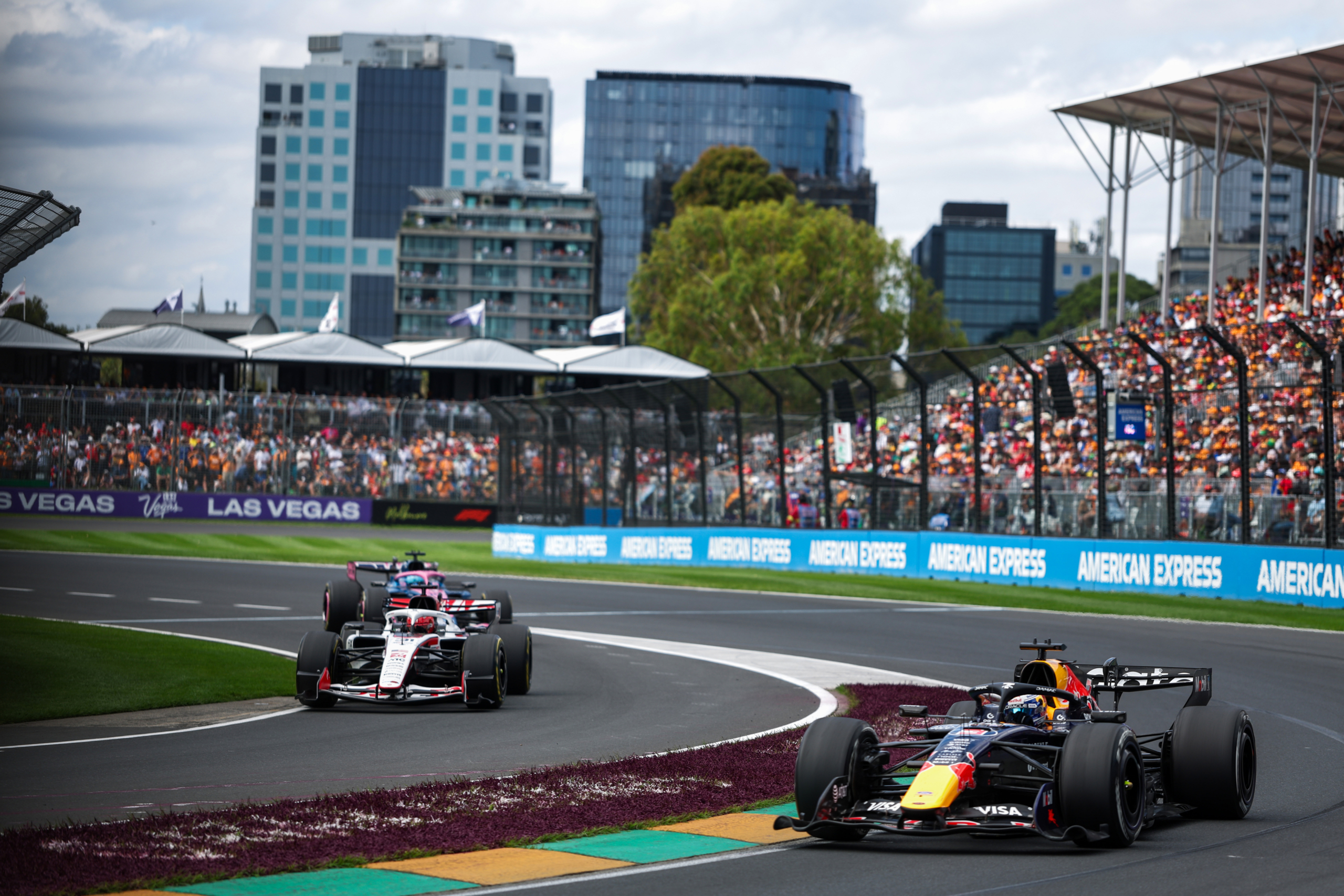 Grand Prix van Australië 2026 (Raceverslag): Mercedes maakt favorietenrol waar